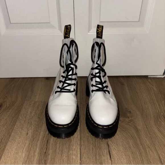 DR MARTENS JADON BOOT
SMOOTH LEATHER
PLATFORMS - Picture 2 of 5